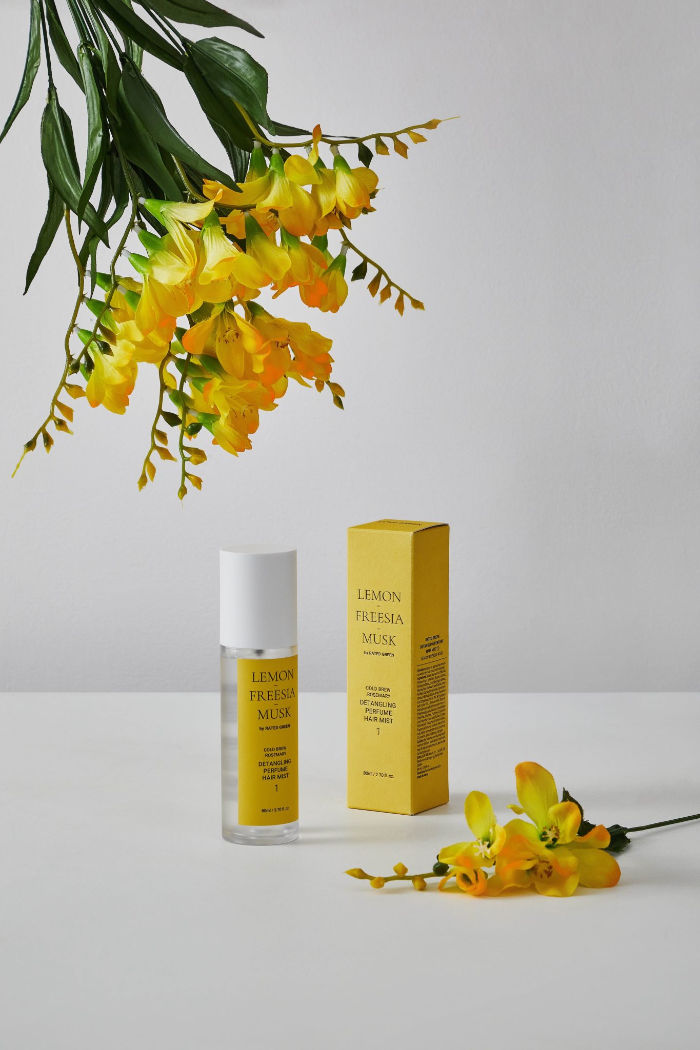 Mist vegan pentru descurcarea părului Rated Green Detangling Perfume Hair Mist 01 (LEMON-FREESIA-MUSK) 80ml